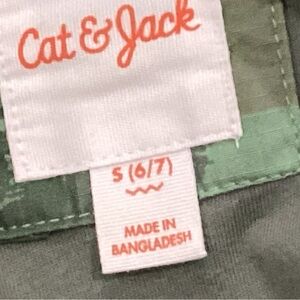 Boys Camo hooded jacket Cat & Jack not worn frequently